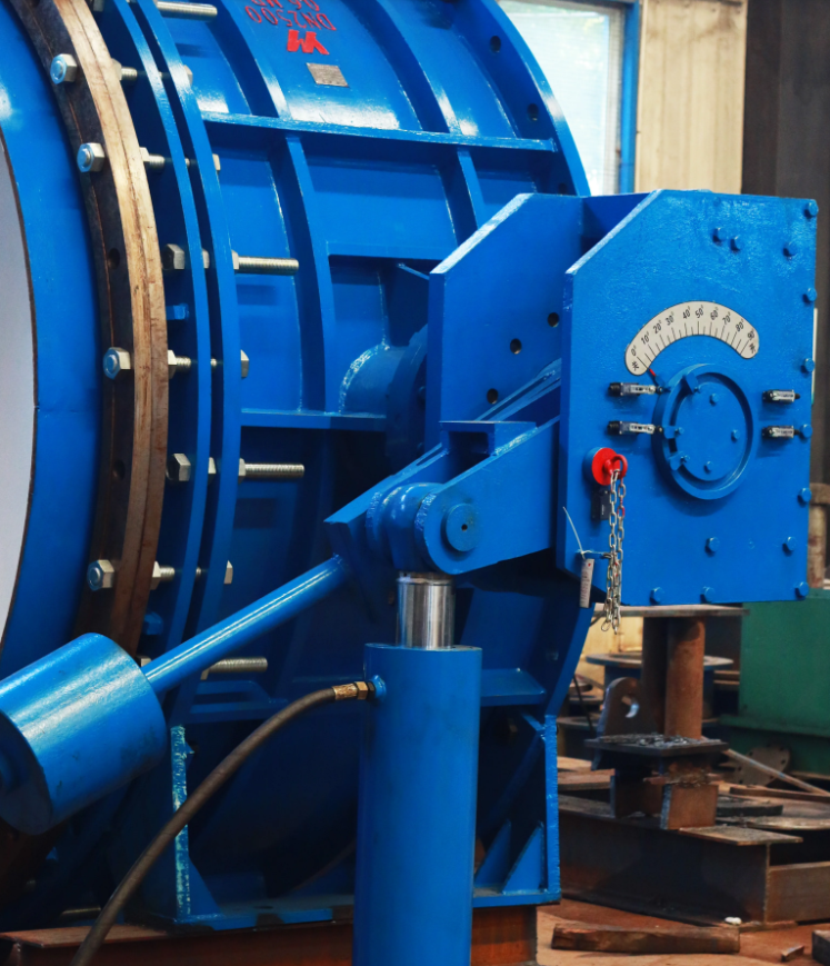 Three eccentric hard sealed flange butterfly valve for hydraulic control of water turbine inlet